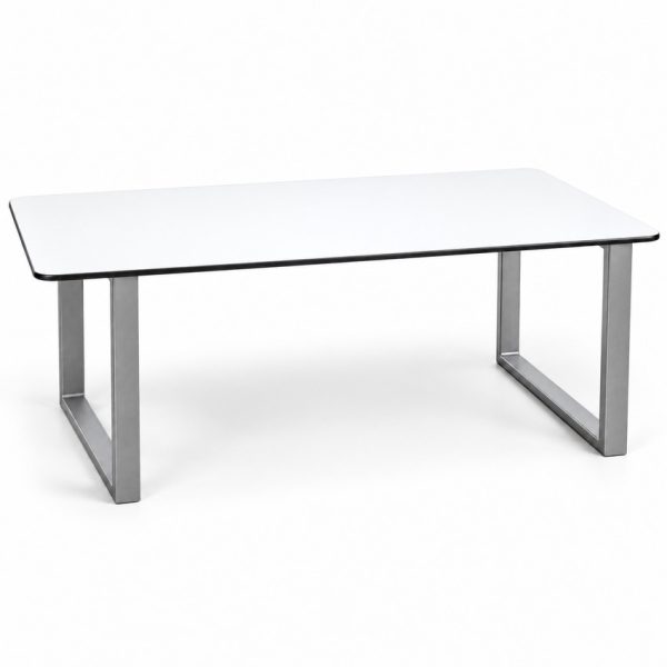 mesa-industrial-metalizada-850x850 Mesa industrial rectangular con cubierta blanca y estructura negra o gris metalizado. Disponible en tres medidas. Fabricada en Chile. Cotiza en Incatex.